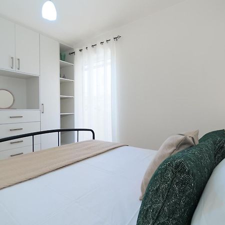 Oikies Luxury Apartments With Private Free Parking Area アイオス・ニコラオス エクステリア 写真