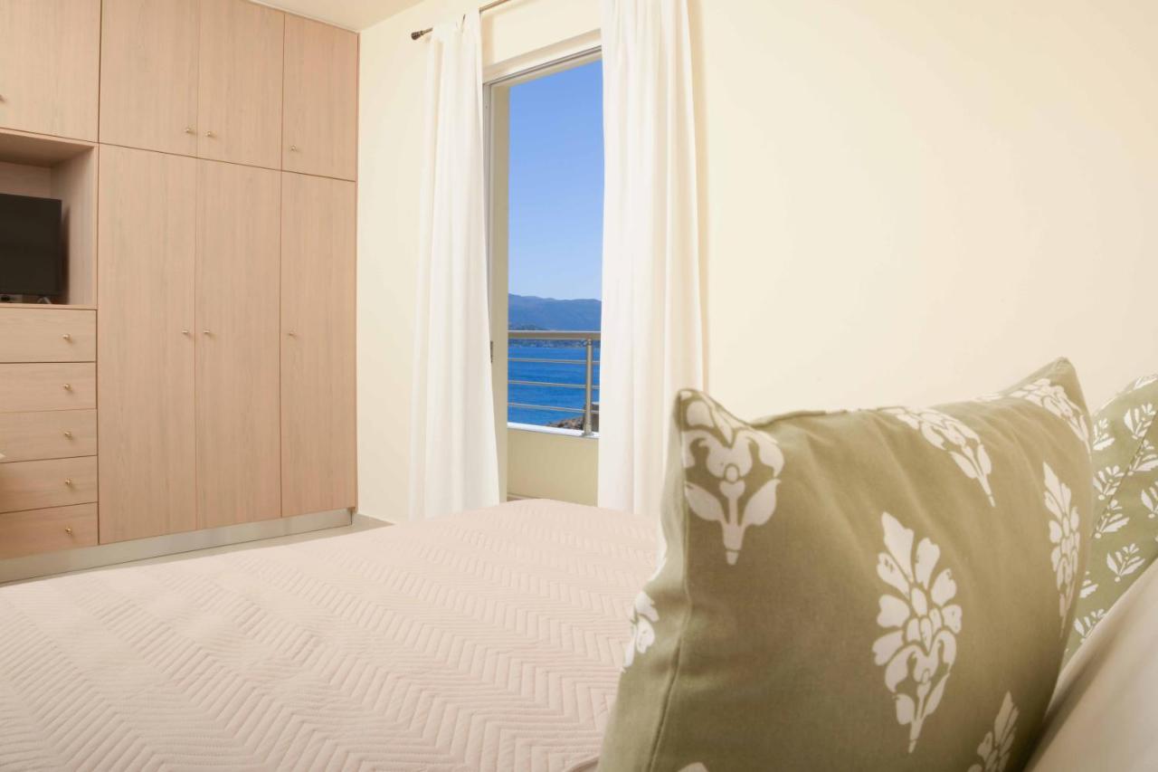 Oikies Luxury Apartments With Private Free Parking Area アイオス・ニコラオス エクステリア 写真