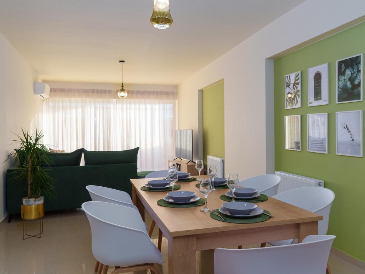 Oikies Luxury Apartments With Private Free Parking Area アイオス・ニコラオス エクステリア 写真