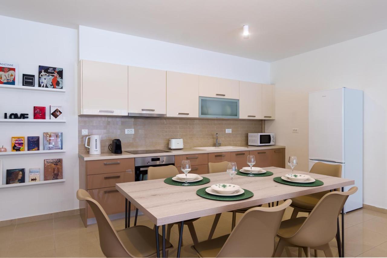 Oikies Luxury Apartments With Private Free Parking Area アイオス・ニコラオス エクステリア 写真
