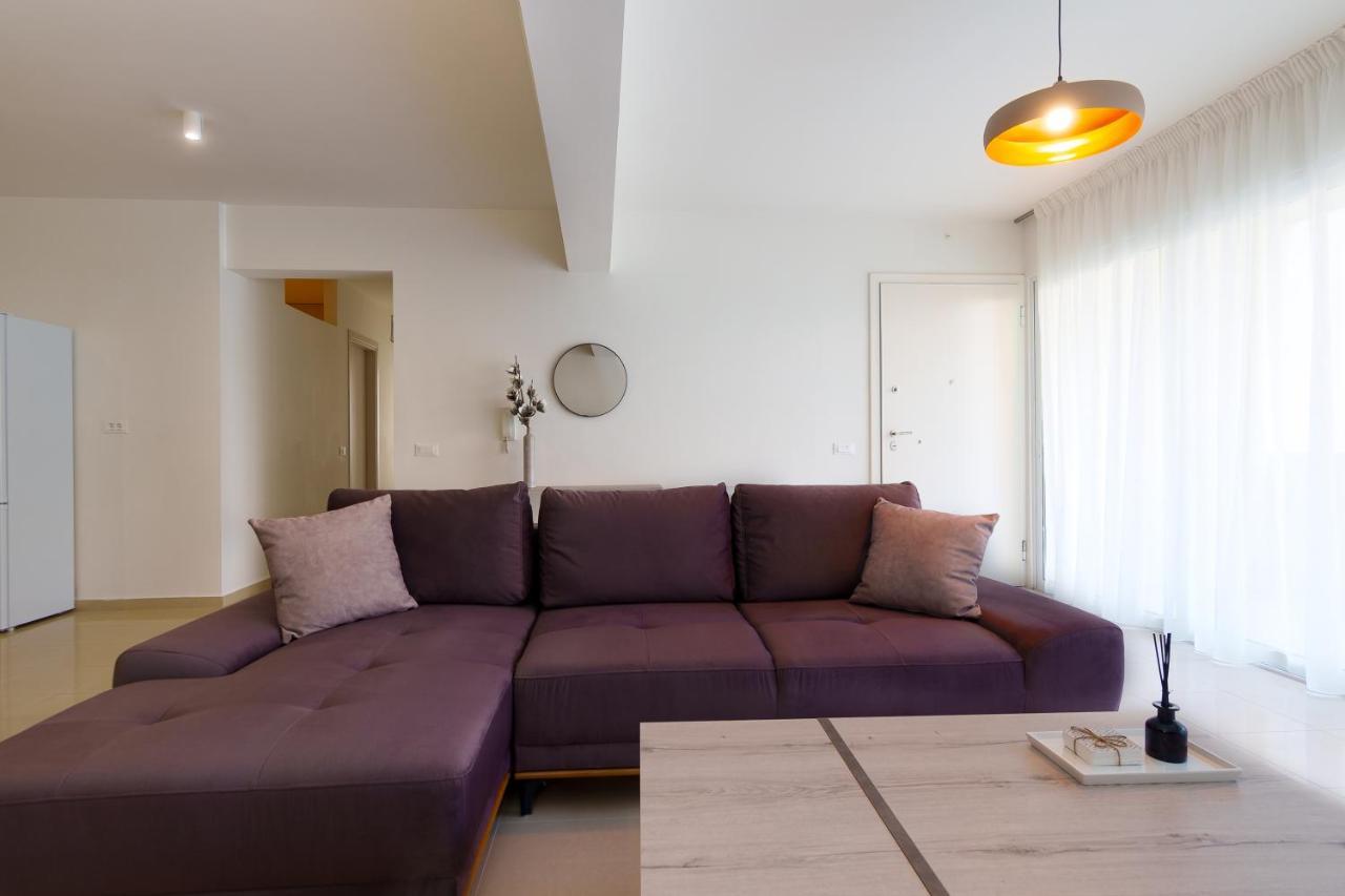 Oikies Luxury Apartments With Private Free Parking Area アイオス・ニコラオス エクステリア 写真