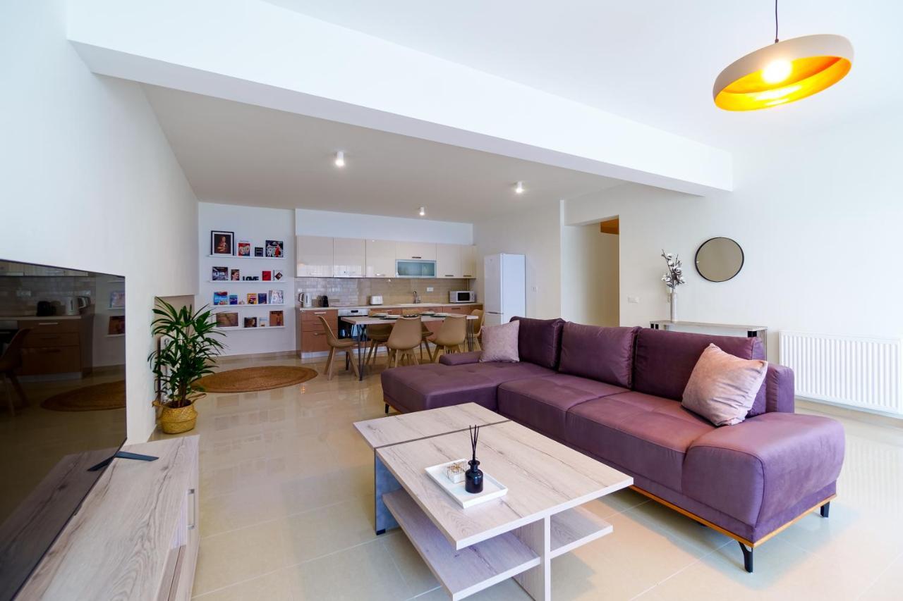 Oikies Luxury Apartments With Private Free Parking Area アイオス・ニコラオス エクステリア 写真