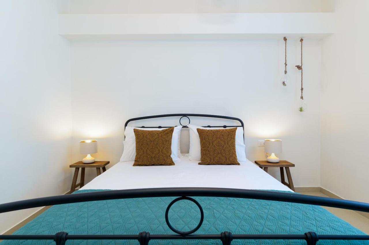Oikies Luxury Apartments With Private Free Parking Area アイオス・ニコラオス エクステリア 写真