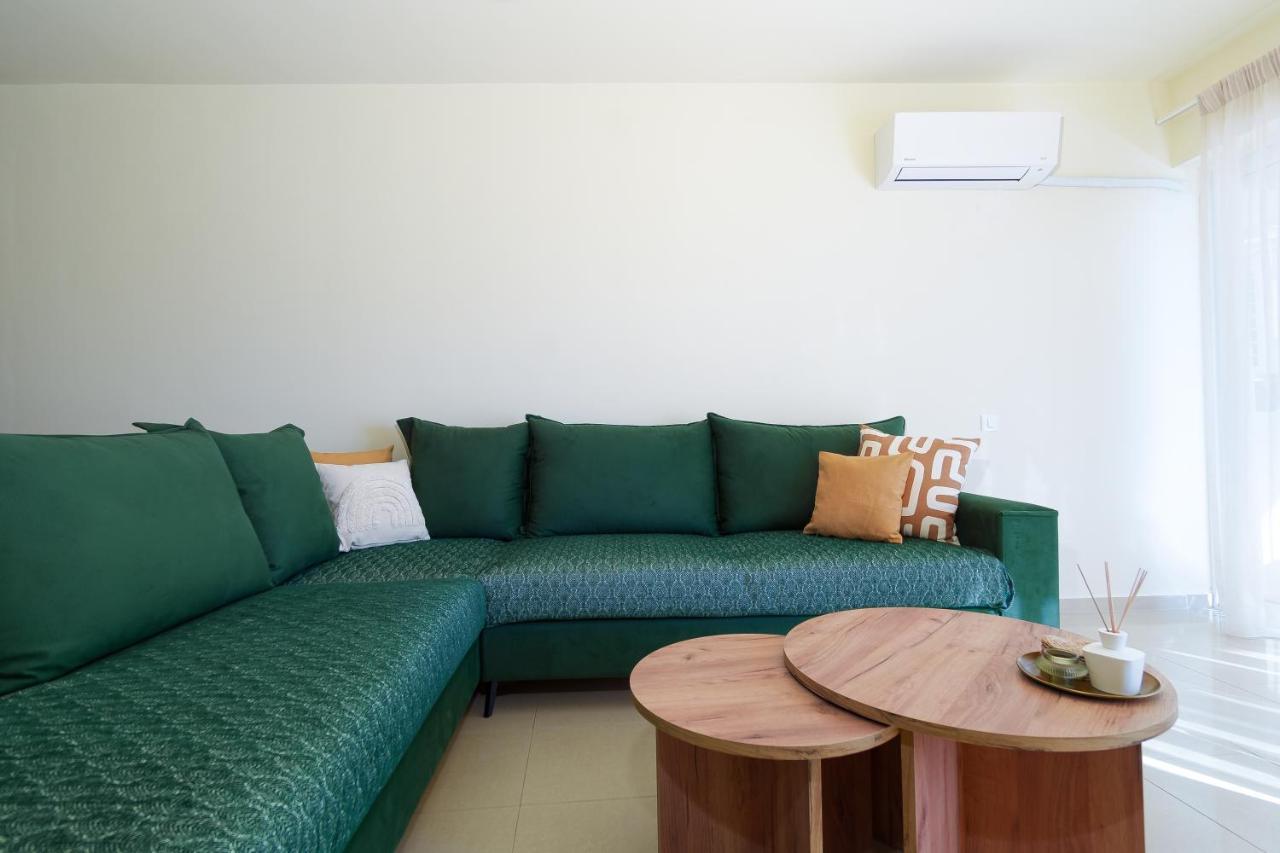 Oikies Luxury Apartments With Private Free Parking Area アイオス・ニコラオス エクステリア 写真